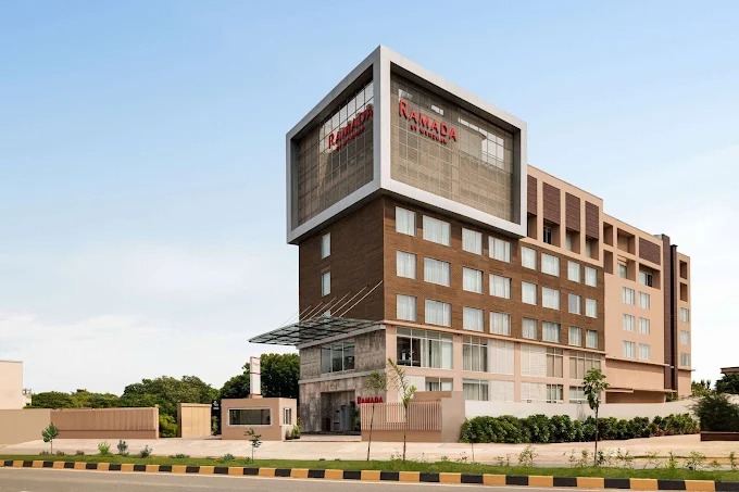 Best Hotels near Gorakhnath Temple in Gorakhpur